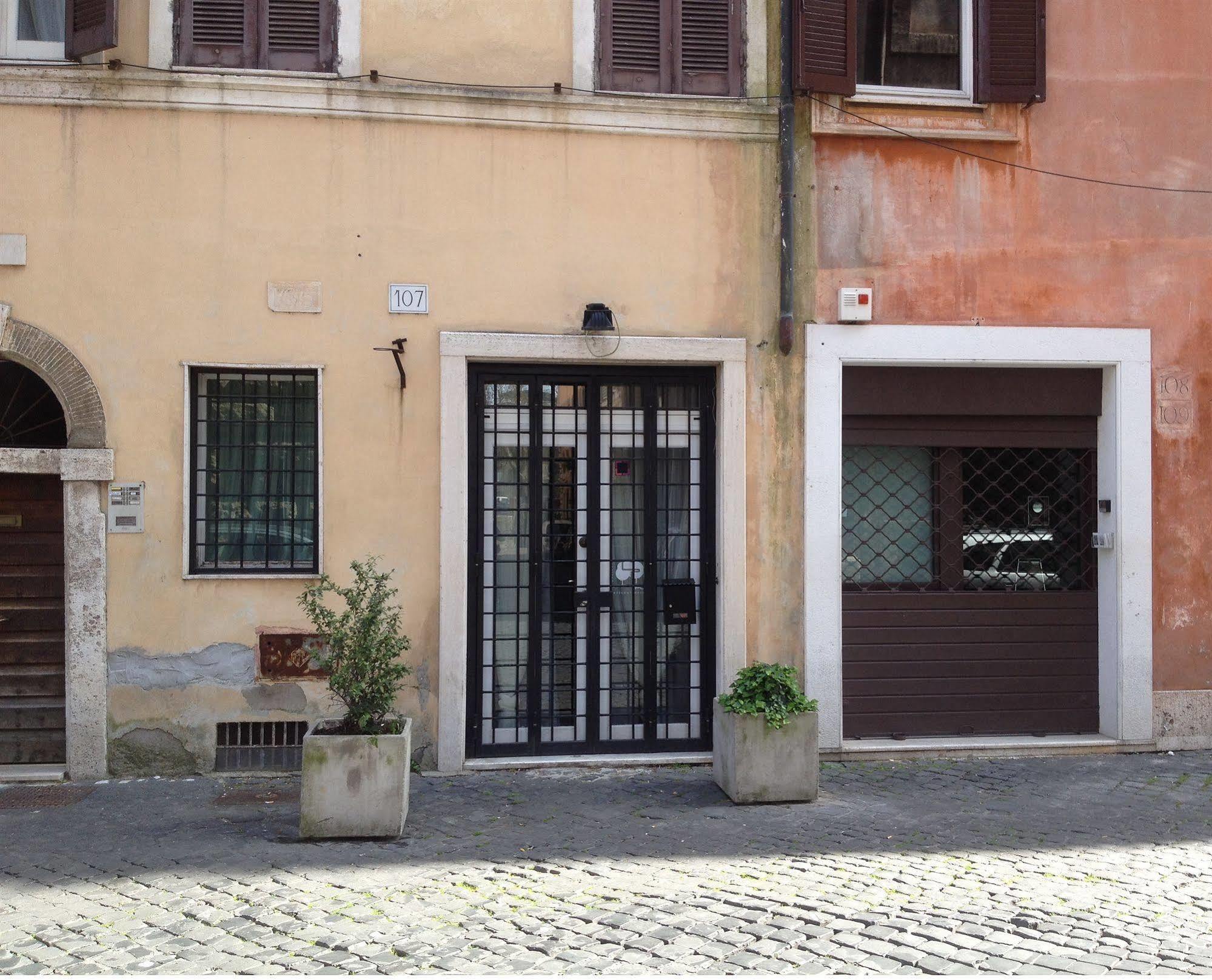 Purple Home Wisteria Rome Luaran gambar